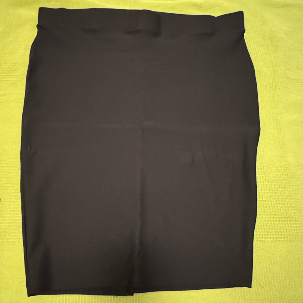 torrid Midi Studio Luxe Ponte Pencil Skirt size 3 EUC - Picture 3 of 8